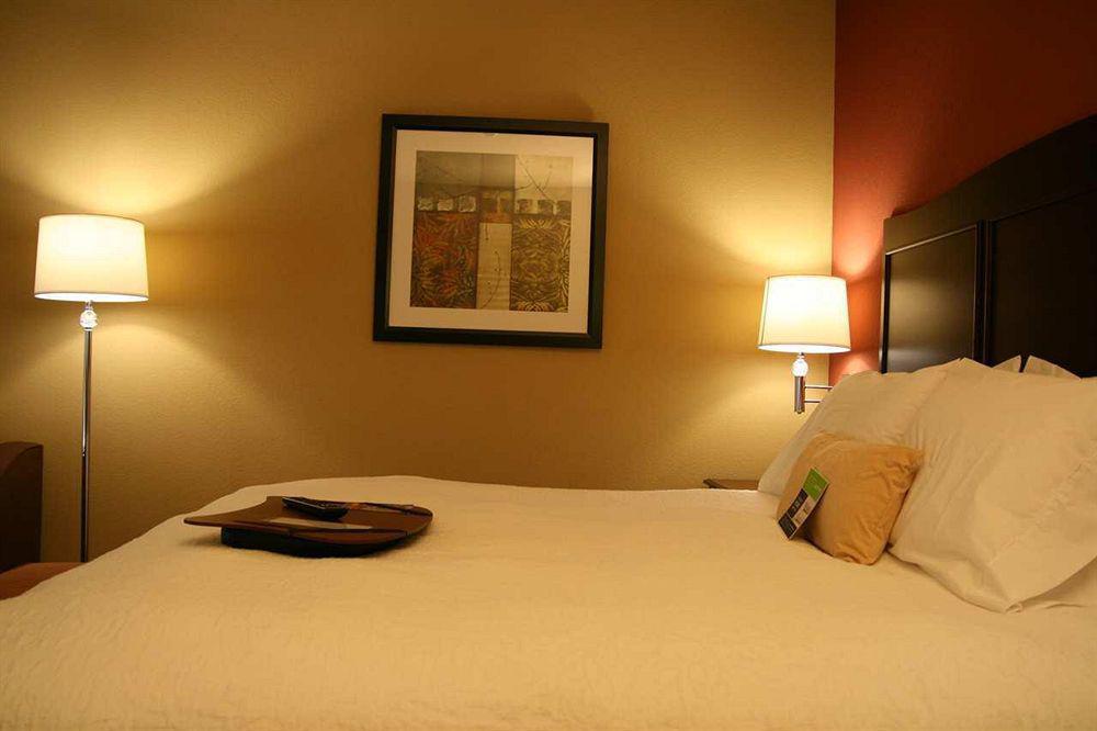 Hampton Inn & Suites Mission Værelse billede