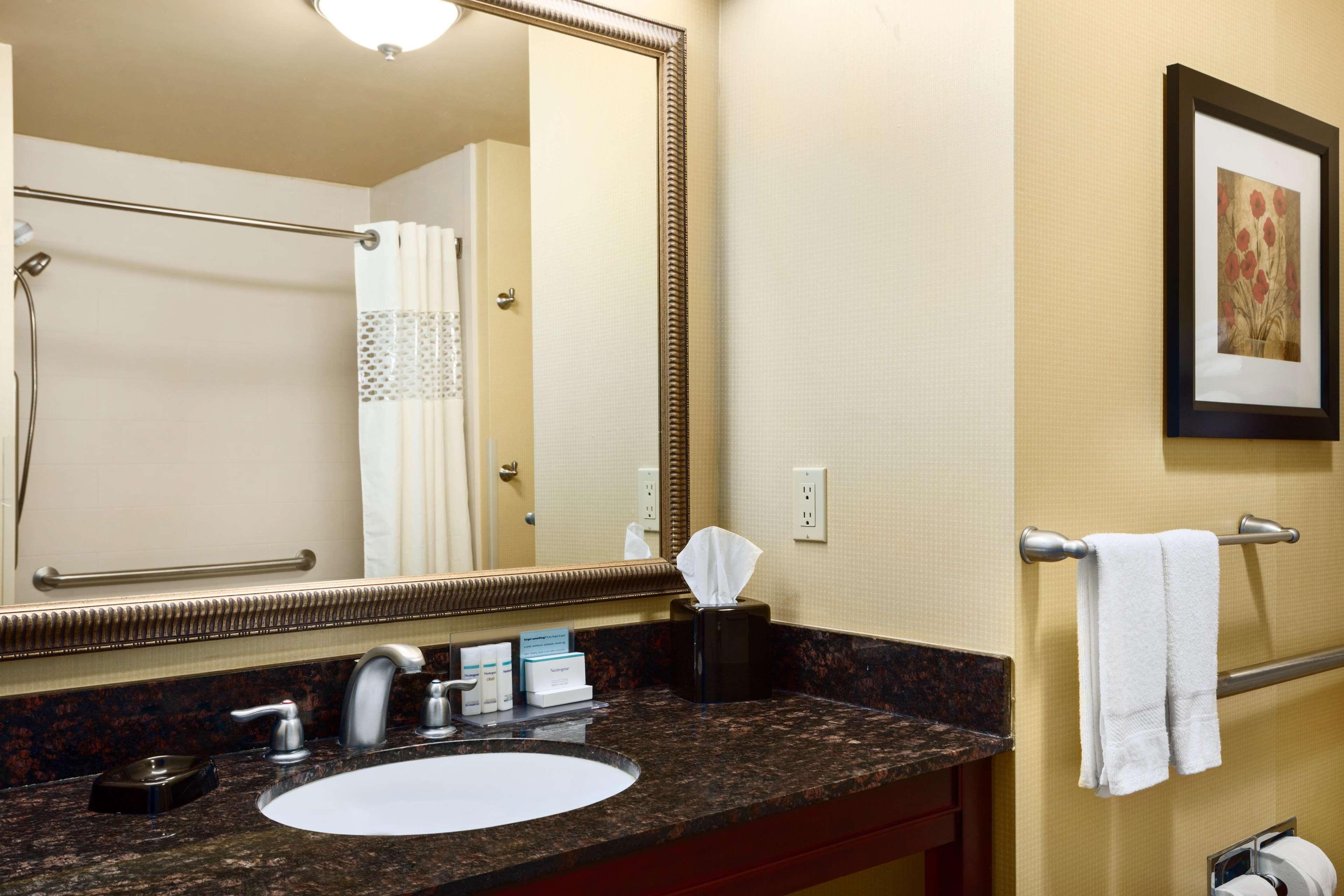 Hampton Inn & Suites Mission Eksteriør billede