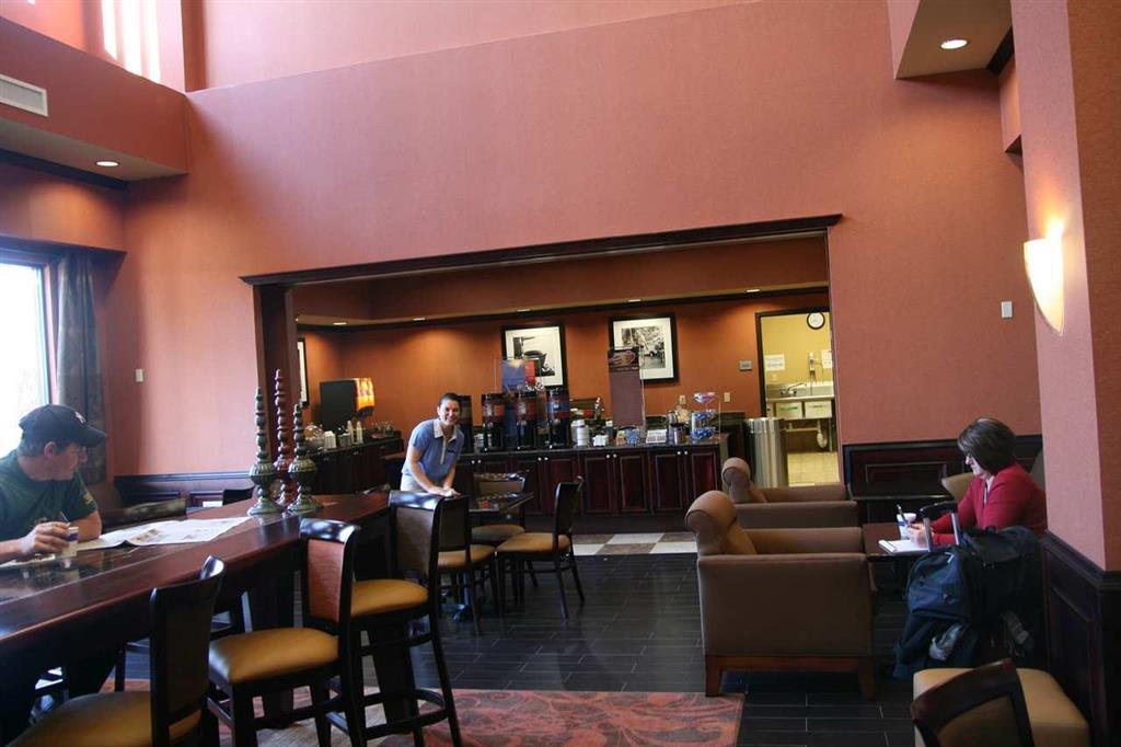 Hampton Inn & Suites Mission Restaurant billede